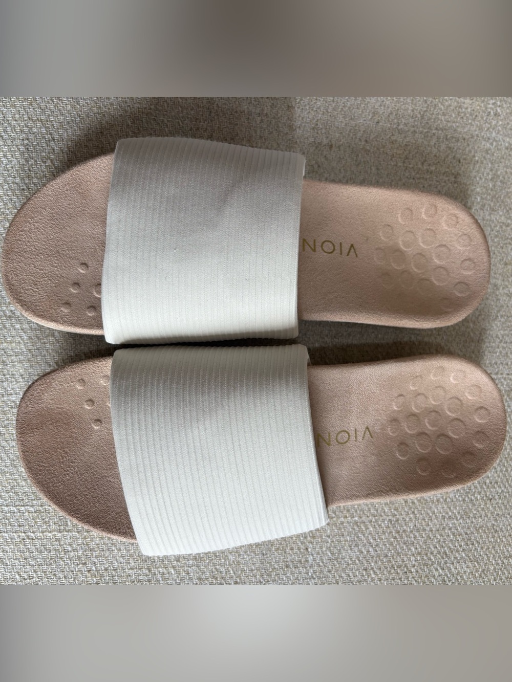 Vionic slides